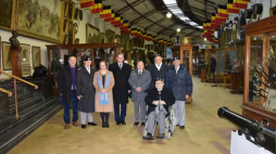 Weterani 1 Polskiej Dywizji Pancernej wraz z Szefem Urzędu do Spraw Kombatantów i Osób Represjonowanych Janem Józefem Kasprzykiem oraz przedstawicielami Ambasady RP w Królewskim Muzeum Armii w Parku Cinquantenaire w Brukseli. Źrodło: Urząd do Spraw Kombatantów i Osób Represjonowanych