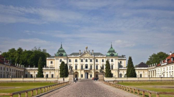 Barokowy zespół pałacowo-parkowy Branickich w Białymstoku. Fot. PAP/J. Ochoński