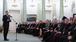 Prezydent Andrzej Duda podczas spotkania noworocznego w Pałacu Prezydenckim w Warszawie z przedstawicielami Kościołów, związków wyznaniowych oraz mniejszości etnicznych i narodowych w Polsce. Fot. PAP/J. Turczyk