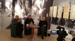 Dyskusja „Estrada w PRL” w Przystanku Historia Centrum Edukacyjnym IPN im. Janusza Kurtyki. Na zdj. od lewej: Jan Pospieszalski, Rafał Dudkiewicz i Wojciech Konikiewicz. Źródło: IPN/Twitter