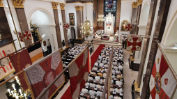 Msza święta w warszawskiej Katedrze Polowej w 100. rocznicę powołania Biskupstwa Polowego w Polsce. Fot. PAP/P. Nowak