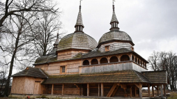 Zabytkowa cerkiew pod wezwaniem św. Paraskewy w Nowym Bruśnie po renowacji. 12.02.2019. Fot. PAP/D. Delmanowicz