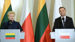 Prezydent RP Andrzej Duda (P) i prezydent Litwy Dalia Grybauskaite (L) podczas wspólnej konferencji prasowej w Pałacu Prezydenckim. Warszawa, 21.02.2019. Fot. PAP/M. Obara