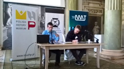 Konferencja „Kiedy świat pędzi do przodu pełną parą…”. Fot. M. Szukała