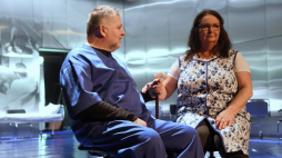Kraków, 05.02.2019. Aktorzy Krzysztof Globisz (L) i Anna Dymna (P) podczas próby spektaklu „Królestwo” w reżyserii Remigiusza Brzyka w Starym Teatrze w Krakowie. Fot. PAP/J. Bednarczyk