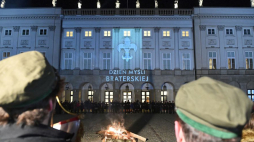 Spotkanie harcerzy z prezydentem Andrzejem Dudą z okazji Dnia Myśli Braterskiej na dziedzińcu Pałacu Prezydenckim w Warszawie. Fot. PAP/R. Pietruszka