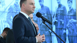 Prezydent Andrzej Duda podczas uroczystości wręczenia odznaczeń państwowych kombatantom i osobom pielęgnującym pamięć o Żołnierzach Wyklętych. Warszawa, 01.03.2017. Fot. PAP/B. Zborowski