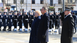 Prezydent RP Andrzej Duda i prezydent Litwy Dalia Grybauskaite podczas uroczystości składania wieńców przed Pomnikiem Unii Lubelskiej w Lublinie. Fot. PAP/W. Pacewicz