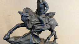 Brązowy odlew rzeźby. Źródło: Muzeum Józefa Piłsudskiego w Sulejówku