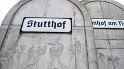 Łódź, była stacja kolejowa Radegast, 2018 r. W latach 1941-1944 przywożono z niej do getta Żydów z Europy, a później wywożono ich do obozów zagłady. W łódzkim getcie łącznie znalazło się ok. 220 tys. osób - było ono drugim, co do wielkości w Polsce - po warszawskim - i najdłużej istniejącym gettem na ziemiach polskich. Fot. PAP/G. Michałowski