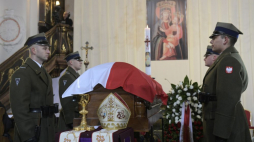 Msza św. pogrzebowa w Łowiczu biskupa seniora diecezji łowickiej Alojzego Orszulika. PAP/G. Michałowski