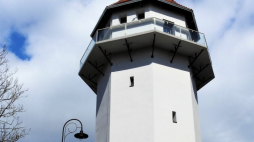 Wieża ciśnień w Rynie po rewitalizacji, kwiecień 2019 r. Źródło: Urząd Miasta i Gminy Ryn