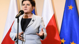 Wicepremier, przewodnicząca Komitetu Społecznego Rady Ministrów Beata Szydło po spotkaniu w warszawskim Centrum Partnerstwa Społecznego „Dialog”. Fot. PAP/P. Nowak