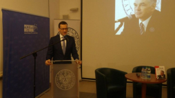 Premier Mateusz Morawiecki podczas promocji książki „Obudzić naród do wielkości... Wystąpienia Janusza Kurtyki przed Parlamentem RP 2005–2010”. Źródło: IPN
