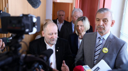 Prezes Związku Nauczycielstwa Polskiego Sławomir Broniarz (P) i szef Branży Nauki, Oświaty i Kultury FZZ Sławomir Wittkowicz (L) w Centrum Partnerstwa Społecznego „Dialog” w Warszawie. 05.04.2019. Fot. PAP/R. Guz