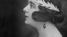 Ada Sari, zdjęcie ze zbiorów Muzeum Regionalnego im. Seweryna Udzieli w Starym Sączu.