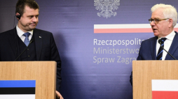 Warszawa, 24.05.2019. Minister spraw zagranicznych Polski Jacek Czaputowicz (P) i minister spraw zagranicznych Estonii Urmas Reinsalu (L) podczas konferencji prasowej po spotkaniu, 24 bm. w siedzibie MSZ w Warszawie. Fot. PAP/R. Pietruszka