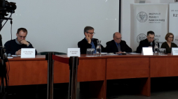 Uczestnicy sesji pt. „Korespondencja w działalności aparatu władzy i tajnej policji politycznej”. Źródło: Archiwum prywatne IPN