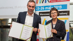 Dr Mikołaj Mirowski (Muzeum Historii Polski) i prof. Małgorzata Gmurczyk-Wrońska (wydawnictwo Neriton) odebrali Nagrodę im. prof. Jerzego Skowronka. Źródło: Muzeum Historii Polski