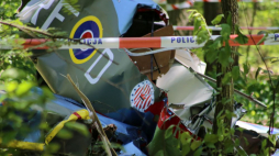 Napoleon, 31.05.2019. Miejsce wypadku zabytkowego samolotu z okresu II wojny światowej, który rozbił się w lesie w miejscowości Napoleon w powiecie kłobuckim (Śląskie). Samolot pochodził ze znajdującego się w miejscowości Napoleon prywatnego Muzeum 303, poświęconego polskiemu lotnictwu.  PAP/W. Deska 