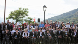 Uroczystości z udziałem polskiej delegacji przed pomnikiem 6 Pułku Pancernego im. Dzieci Lwowskich w Piedimonte San Germano. Fot. PAP/L. Szymański