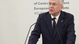 Warszawa, 05.06.2019. Marszałek Senatu Stanisław Karczewski podczas II panelu obrad, 5 bm. w Sejmie. W parlamencie obraduje IV Szczyt Przewodniczących Parlamentów Państw Europy Środkowej i Wschodniej z udziałem b. opozycjonistów, którzy walczyli o niepodległość krajów b. Jugosławii, NRD, Czechosłowacji, Węgier i b. ZSRR. Fot. PAP/W. Olkuśnik