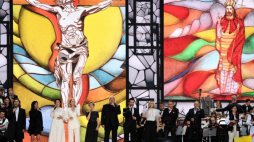 Warszawa, 02.06.2019. Koncert "Wschłuchiwać się w Papieża" z okazji 40. rocznicy pielgrzymki Jana Pawła II do Polski, 2 bm. na pl. Piłsudskiego w Warszawie. W wydarzeniu udział wziął prezydent Andrzej Duda wraz z małżonką Agatą Kornhauser-Dudą. Fot. PAP/R. Pietruszka