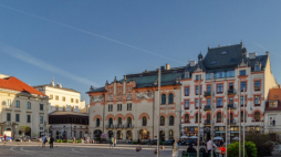 Kraków. Widok na Narodowy Stary Teatr z głębi placu Szczepańskiego. Fot. PAP/J. Ochoński