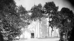 Gmach Panoramy Racławickiej we Lwowie. Źródło: NAC