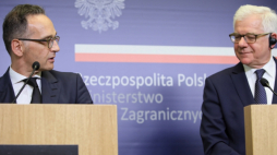 Warszawa, 31.07.2019. Ministrowie spraw zagranicznych, Niemiec Heiko Maas (L) i RP Jacek Czaputoiwcz (P) podczas konferencji prasowej po spotkaniu w Warszawie, 31 bm. Szef niemieckiego MSZ jest z dwudniową wizytą w Polsce, która jest związana m.in. z obchodami 75. rocznicy wybuchu Powstania Warszawskiego. Fot. PAP/L. Szymański
