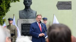 Warszawa, 04.07.2019. Szef Urzędu do Spraw Kombatantów i Osób Represjonowanych Jan Józef Kasprzyk przemawia w 76. rocznicę tragicznej śmierci generała W. Sikorskiego.  PAP/J. Kamiński