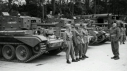 1 DYWIZJA PANCERNA. Z PRAWEJ GEN. S. MACZEK. WIDOCZNE CZOŁGI CROMWELL VII. LIPIEC 1944. FOT. N
