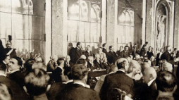 Podpisanie Traktatu Wersalskiego. Fot. PAP/DPA