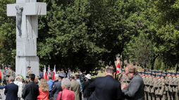 Centralne obchody Narodowego Dnia Pamięci Ofiar Ludobójstwa dokonanego przez ukraińskich nacjonalistów na obywatelach II RP przed pomnikiem Ofiar Ludobójstwa w Warszawie. 11.07.2019. Fot. PAP/J. Kamiński