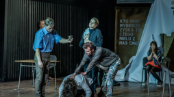 Zdjęcie ze spektaklu „Kupiec wenecki”, reż. Szymon Kaczmarek, Teatr Nowy w Słupsku. Źródło: Nowyteatr.pl