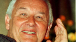 Warszawa, 6.10.2002 ZDJĘCIE ARCHIWALNE Z 10.09.1998. Kompozytor Henryk Mikołaj Górecki. Fot. PAP/A. Hawałej