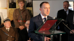 Ostrołęka, 07.03.2016. Dyrektor muzeum Jacek Karczewski po podpisaniu umowy ws. współprowadzenia Muzeum Żołnierzy Wyklętych w Ostrołęce, przez Ministerstwo Kultury i Dziedzictwa Narodowego i miasto. PAP/T. Waszczuk