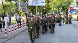 Uczestnicy 54. Marszu Szlakiem Pierwszej Kompanii Kadrowej wyruszyli z krakowskich Oleandrów. Fot. PAP/J. Bednarczyk