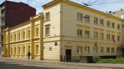 Dawny budynek więzienny przy ul. Gdańskiej. Obecnie siedziba Główna MTN. Źródło: Wikimedia Commons