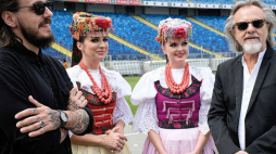 Kompozytor Jan A.P. Kaczmarek (P) i raper Miuosh (L) podczas briefingu nt. widowiska „Rapsodia Śląska” na Stadionie Śląskim w Chorzowie. Fot. PAP/A. Grygiel