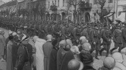Święto 41 Suwalskiego Pułku Piechoty Józefa Piłsudskiego w Suwałkach. 1928 r. Fot. NAC