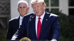 Prezydent USA Donald Trump (P) i wiceprezydent Mike Pence. 29.08.2019. Fot. PAP/EPA