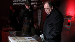 Zwiedzający Muzeum Żołnierzy Wyklętych w Ostrołęce. Fot. PAP/A. Reszko