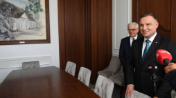 Nowy Jork, USA, 23.09.2019. Prezydent RP Andrzej Duda (P) oraz minister spraw zagranicznych Jacek Czputowicz (2P) podczas szczytu klimatycznego, w przeddzień debaty generalnej Zgromadzenia Ogólnego ONZ w Nowym Jorku, 23 bm. Prezydent Andrzej Duda wraz z małżonką Agatą Kornhauser-Dudą kontynuuje wizytę w Stanach Zjednoczonych. Fot. PAP/R. Pietruszka