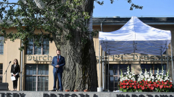 Szef MON Mariusz Błaszczak podczas obchodów Dnia Pamięci Więźniów Obozu Dulag 121 i Niosących Im Pomoc w Pruszkowie. 28.09.2019. Fot. PAP/M. Obara