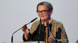 Reżyserka Agnieszka Holland z nagrodą Złote Lwy za film „Obywatel Jones” podczas gali zamknięcia 44. Festiwalu Polskich Filmów Fabularnych w Gdyni. Fot. PAP/A. Warżawa