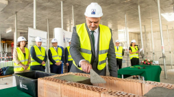 Przewodniczący Kolegium IPN prof. Wojciech Polak uroczystość wmurowania kamienia węgielnego pod budynek siedziby Delegatury Instytutu Pamięci Narodowej w Bydgoszczy. Fot. PAP/T. Żmijewski