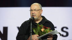 Reżyser Lech Majewski odebrał nagrodę „Platynowy opornik”, podczas gali zamknięcia XI Festiwalu Filmowego „Niepokorni Niezłomni Wyklęci” w Gdyni. Fot. PAP/R. Jocher