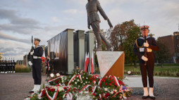 Gdańsk, 17.09.2019. Odsłonięty pomnik rtm. Witolda Pileckiego w ramach obchodów 80. rocznicy wybuchu II wojny światowej, na placu przed Muzeum II Wojny Światowej w Gdańsku. Fot. PAP/A. Warżawa