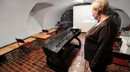 Szkielet kobiety z II wieku w Muzeum Oręża Polskiego w Kołobrzegu. Fot. PAP/M. Bielecki